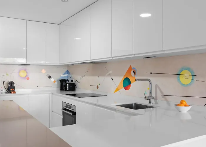 アパート Luxury 3br Garden エステポナ