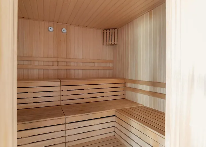 Luxury 3br Garden アパート エステポナ